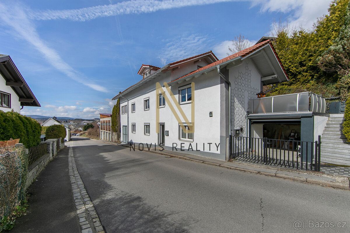 Prodej, rodinný dům se dvěma bytovými jednotkami, 213 m², Re - 3