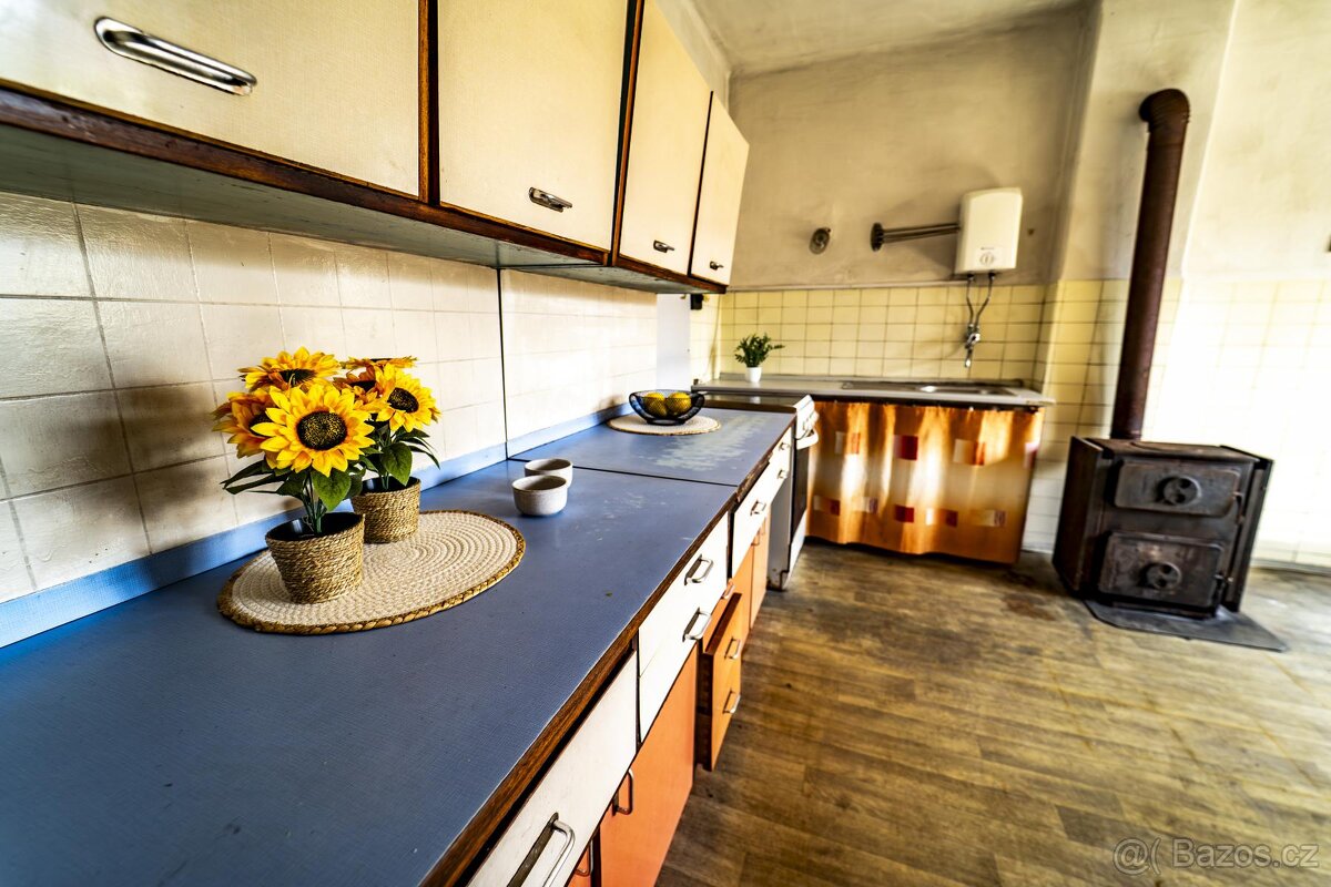 Sovínky, prodej rodinného domu 110 m2 se třemi garážemi - 3