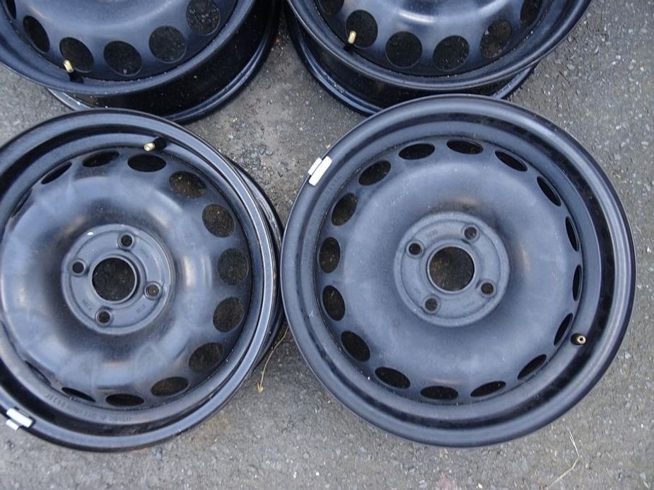 Plechové disky 15",rozteč 4x100,ET 35,šíře 4,5J, střed 54,1 - 3