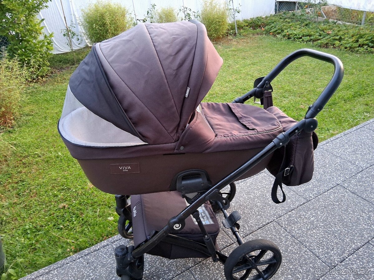 Hluboký kočárek a autosedačka 0-13 kg. - 3