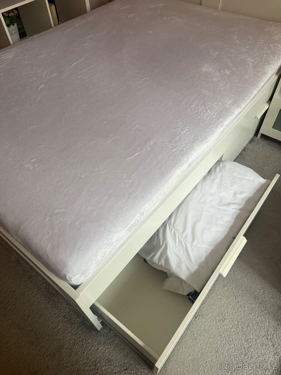 Postel 140x200 cm s čelem, úložným prostorem a matrací - 3