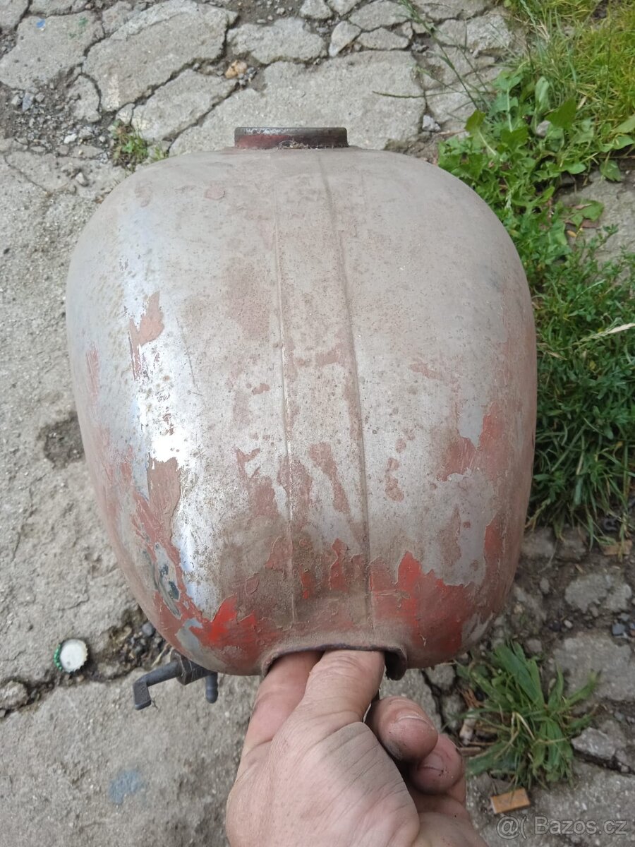 Prodám nádrž na Jawu, čz 250 - 3