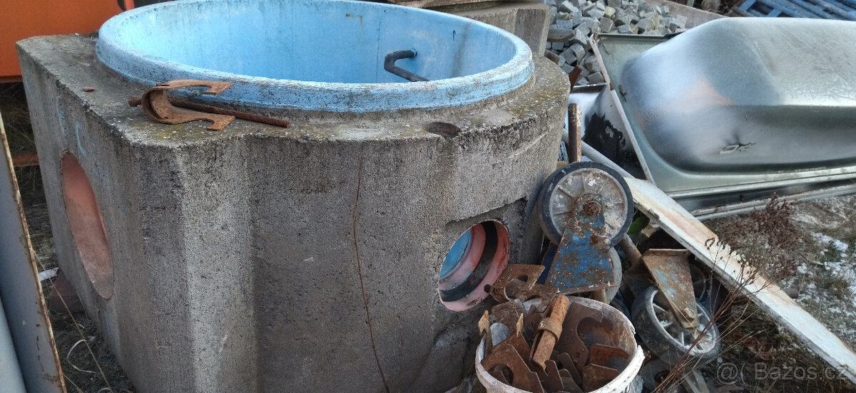 prodám betonové šachtové dno 100/120 2 ks - 3