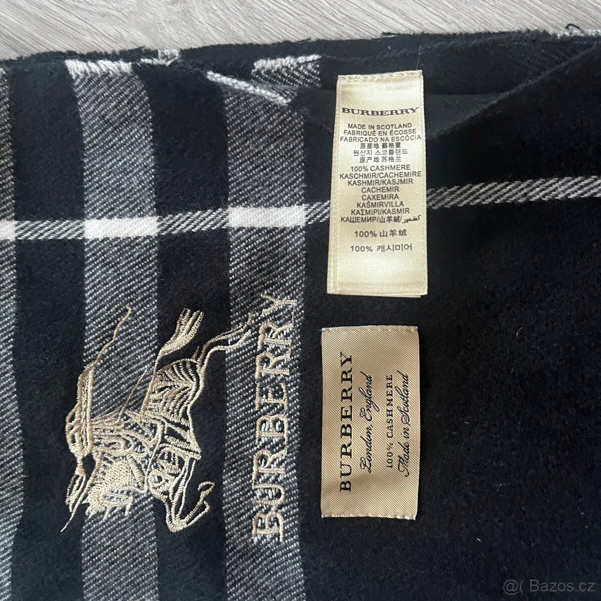 Burberry šála černá - 3