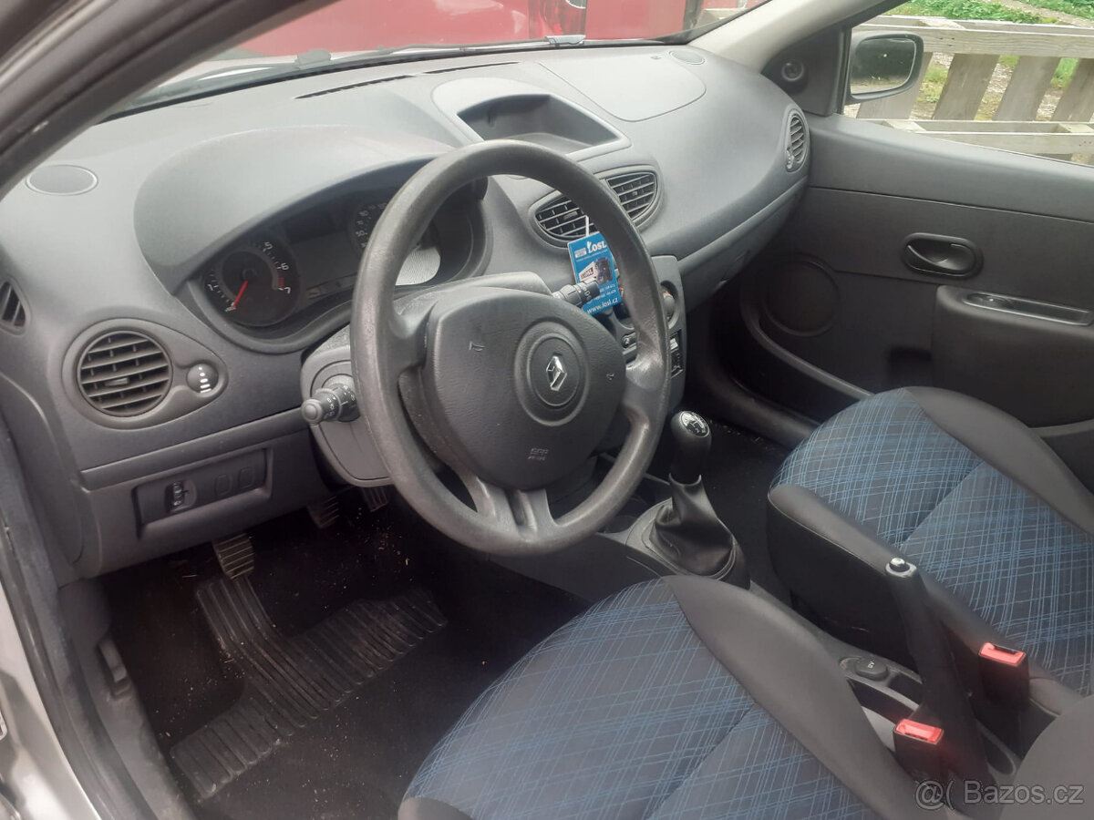 Renault Clio III 1.2i 16V GrandTour - Náhradní díly - 3