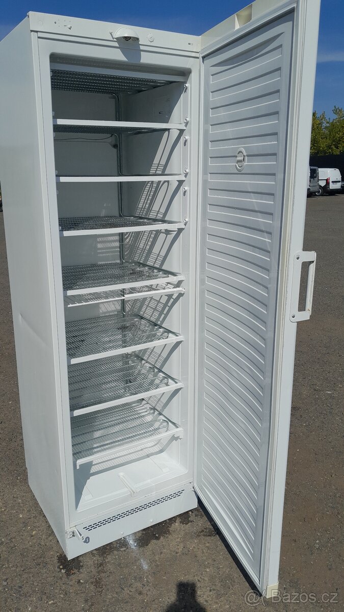 Mrazící skříň Vestfrost CFS 344 ( 311 l objem ) - 3