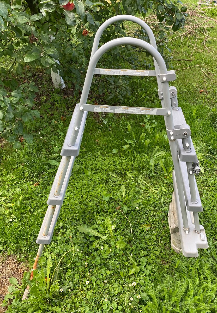 Schůdky k bazénu - 3