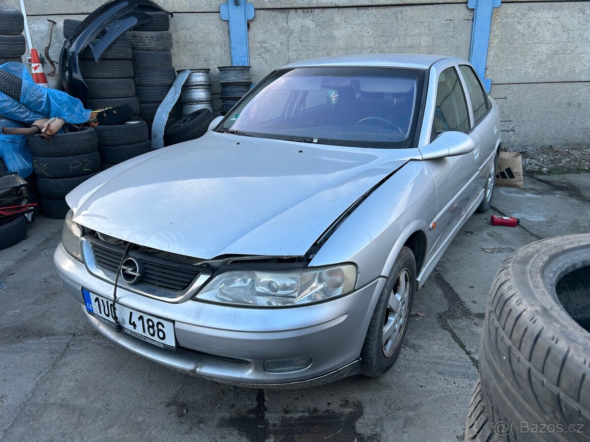 Opel Vectra B Díly - 3
