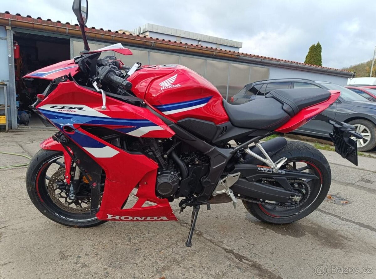 Honda CBR 650 RA - 3