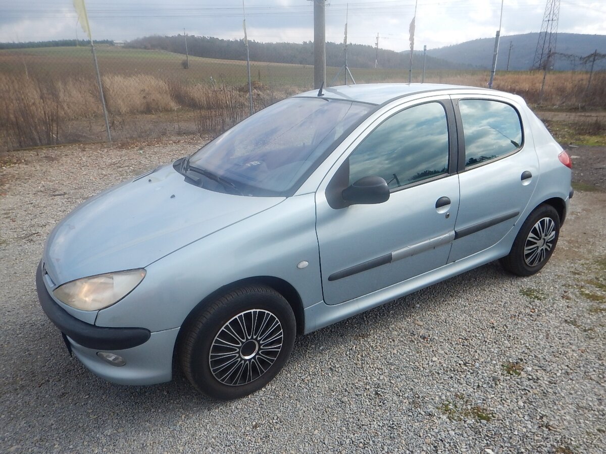 PEUGEOT 206, 1.4i - 3