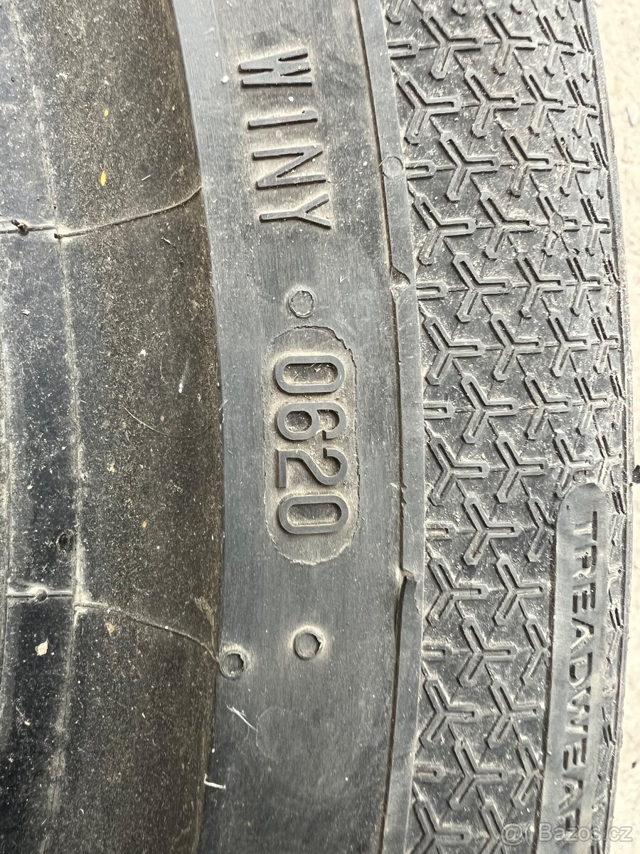 Pneu 215/50 r17 - 3