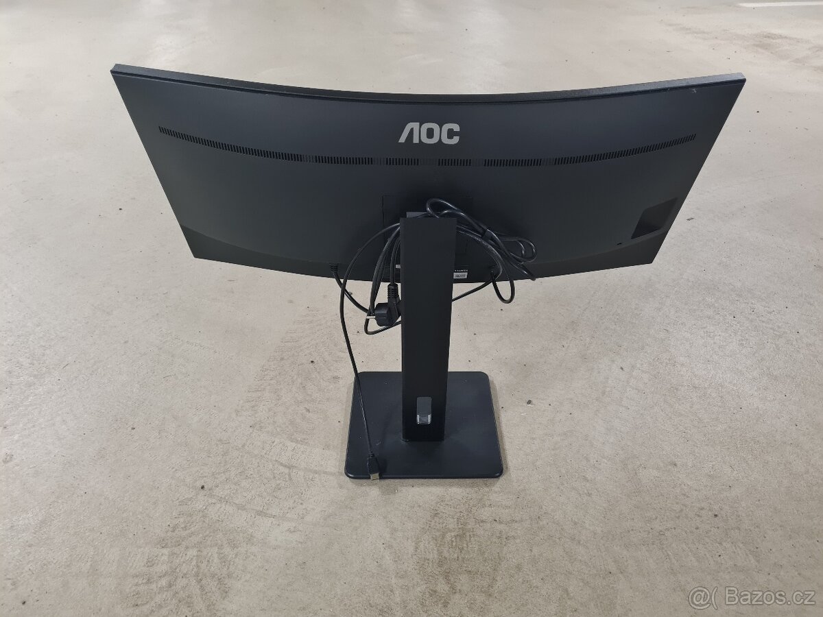 Panoramatický monitor AOC - 3