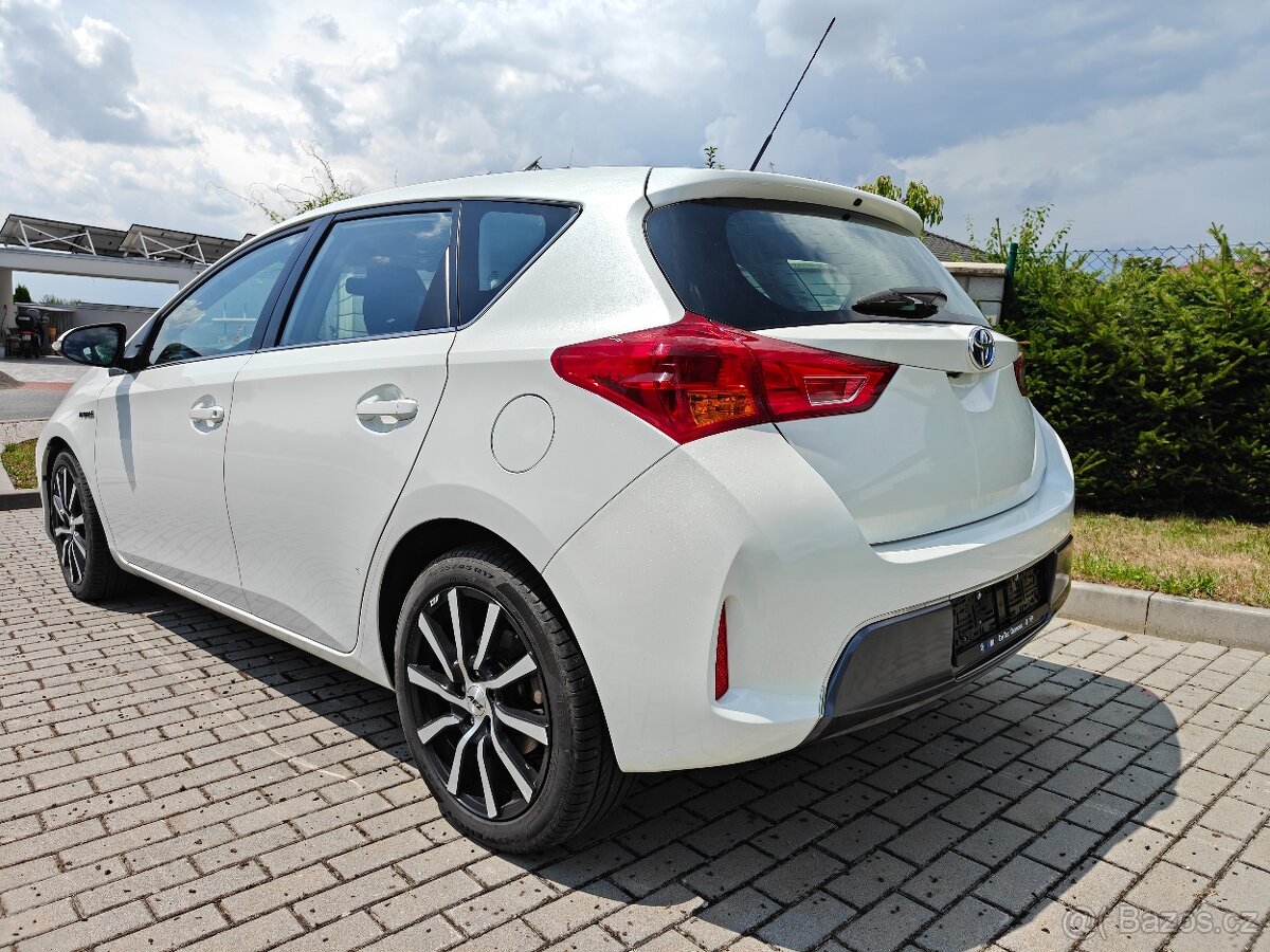 Toyota Auris 1.8 hybrid - 3