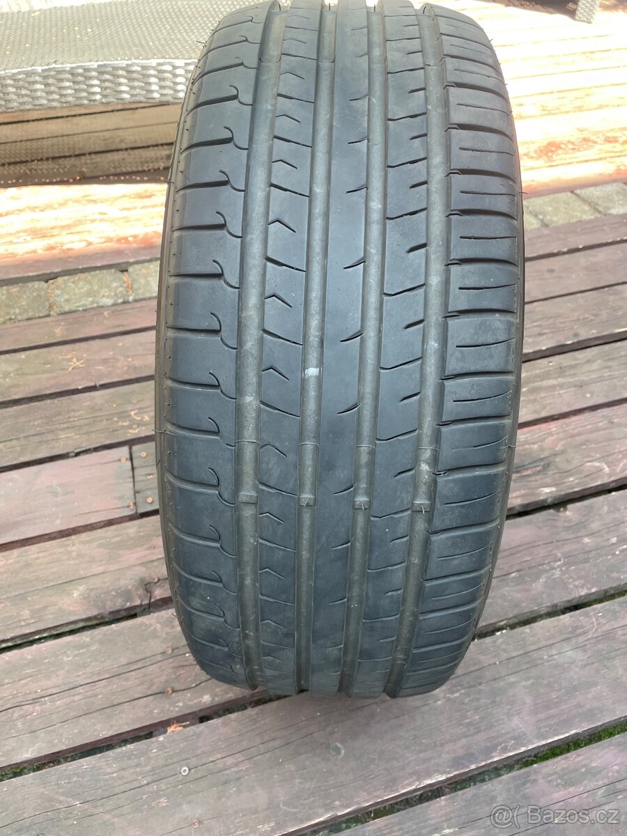 Prodám 245/45 ZR 19 letni - 3