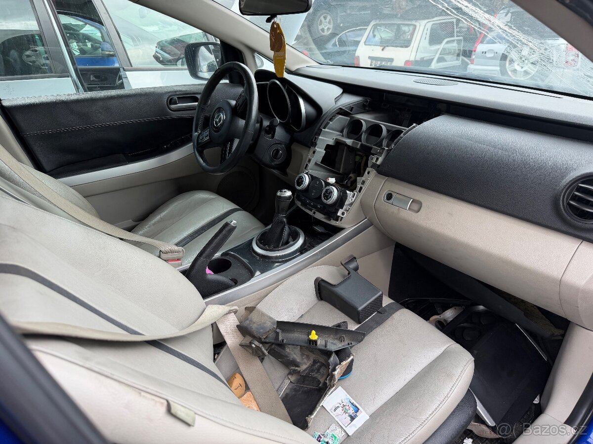 MAZDA CX7 na náhradní díly - 3