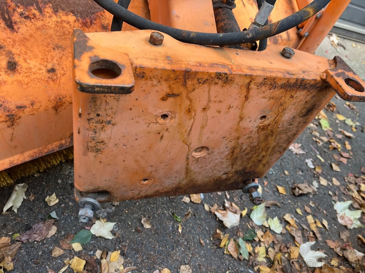 SIMED MZS-160 zametač-eurodeska