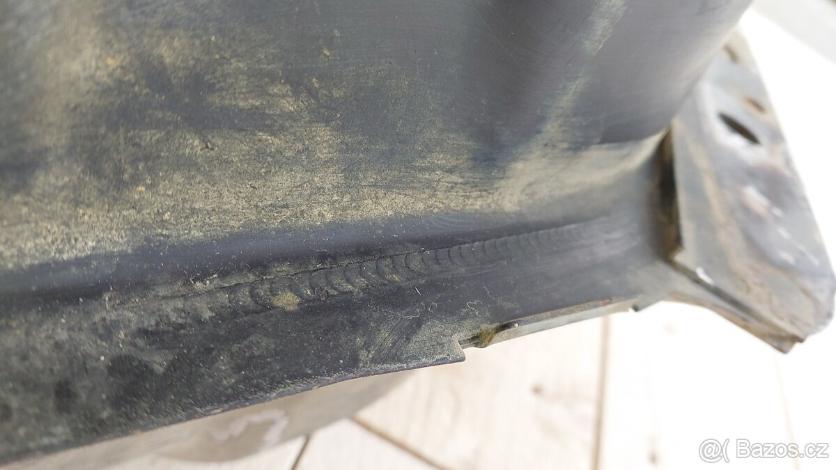 Nissan Patrol Y61 - Nádrž paliva Wagoon - 3