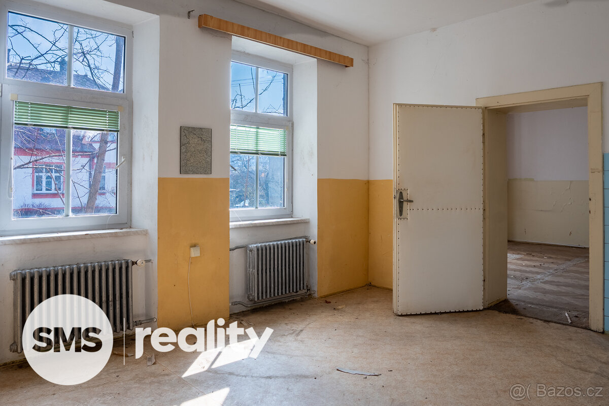 Prodej prostorné vily s investičním potenciálem - 3