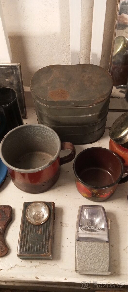 Staré věci z půdy, veteš, pozůstalost - 3