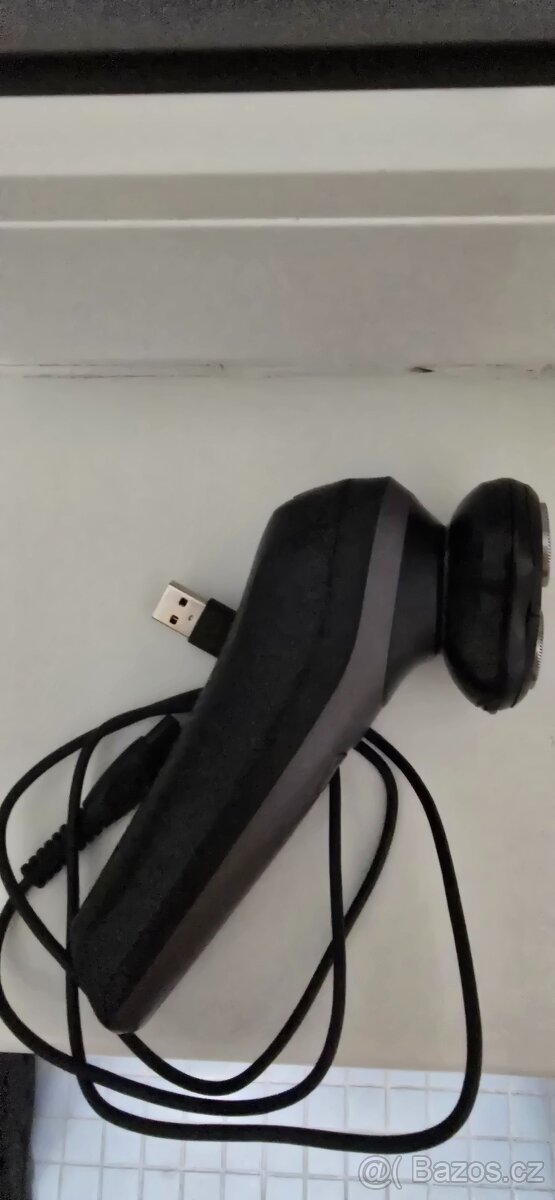 Holící strojek s kabelem - 3