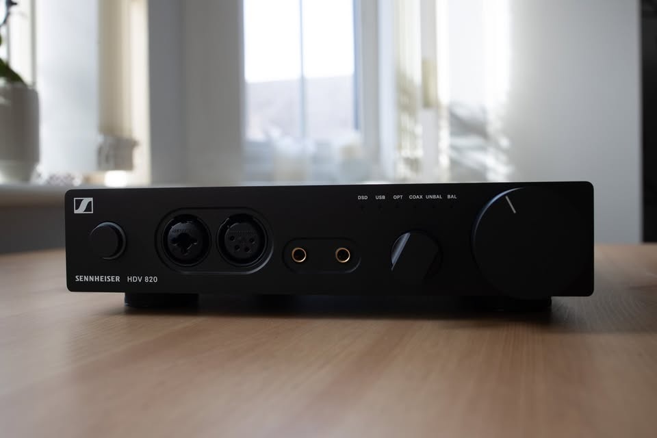 Sennheiser HDV820 - DAC a zesilovač - 3