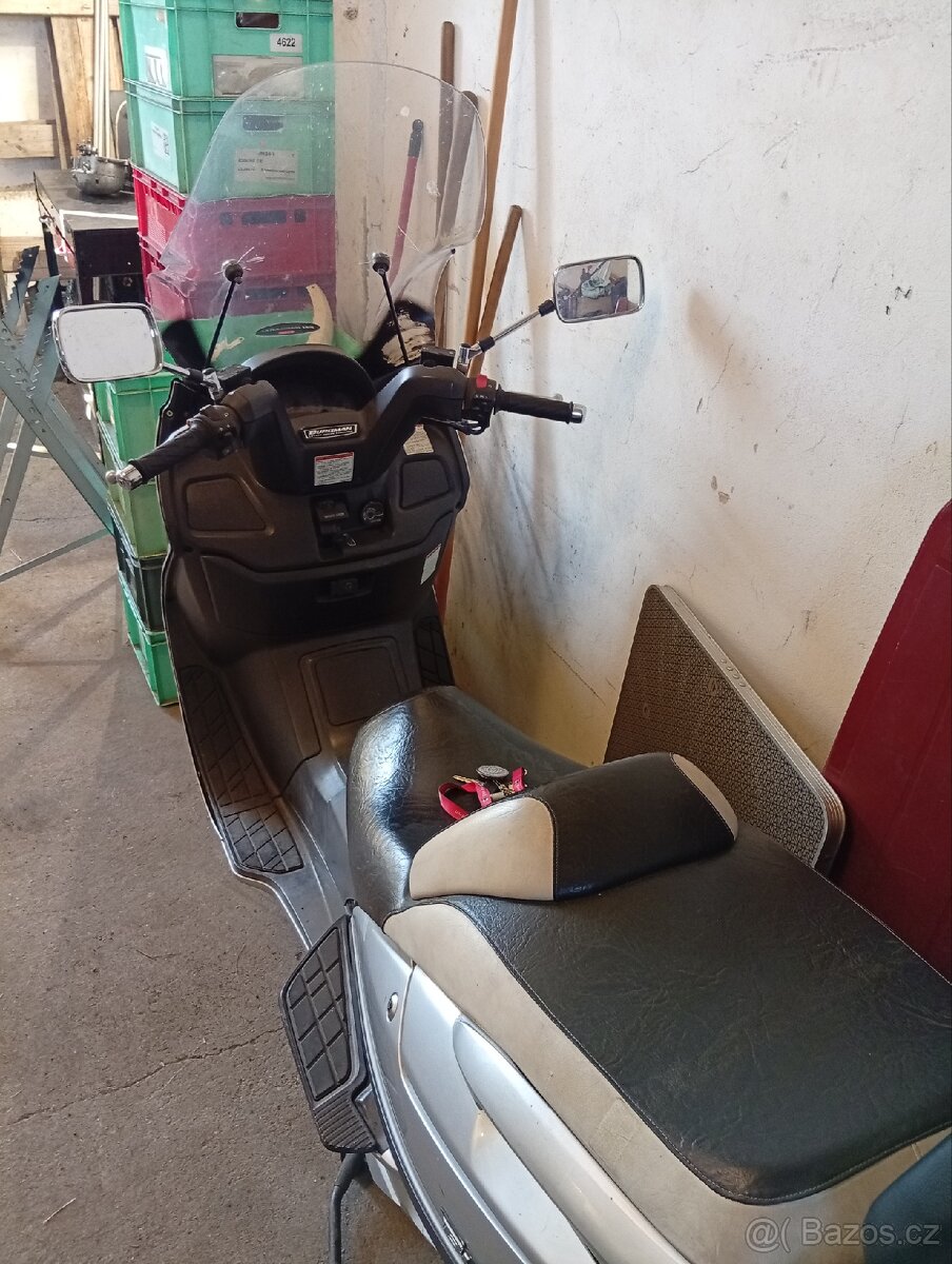 Suzuki Burgman AN 400 - 3