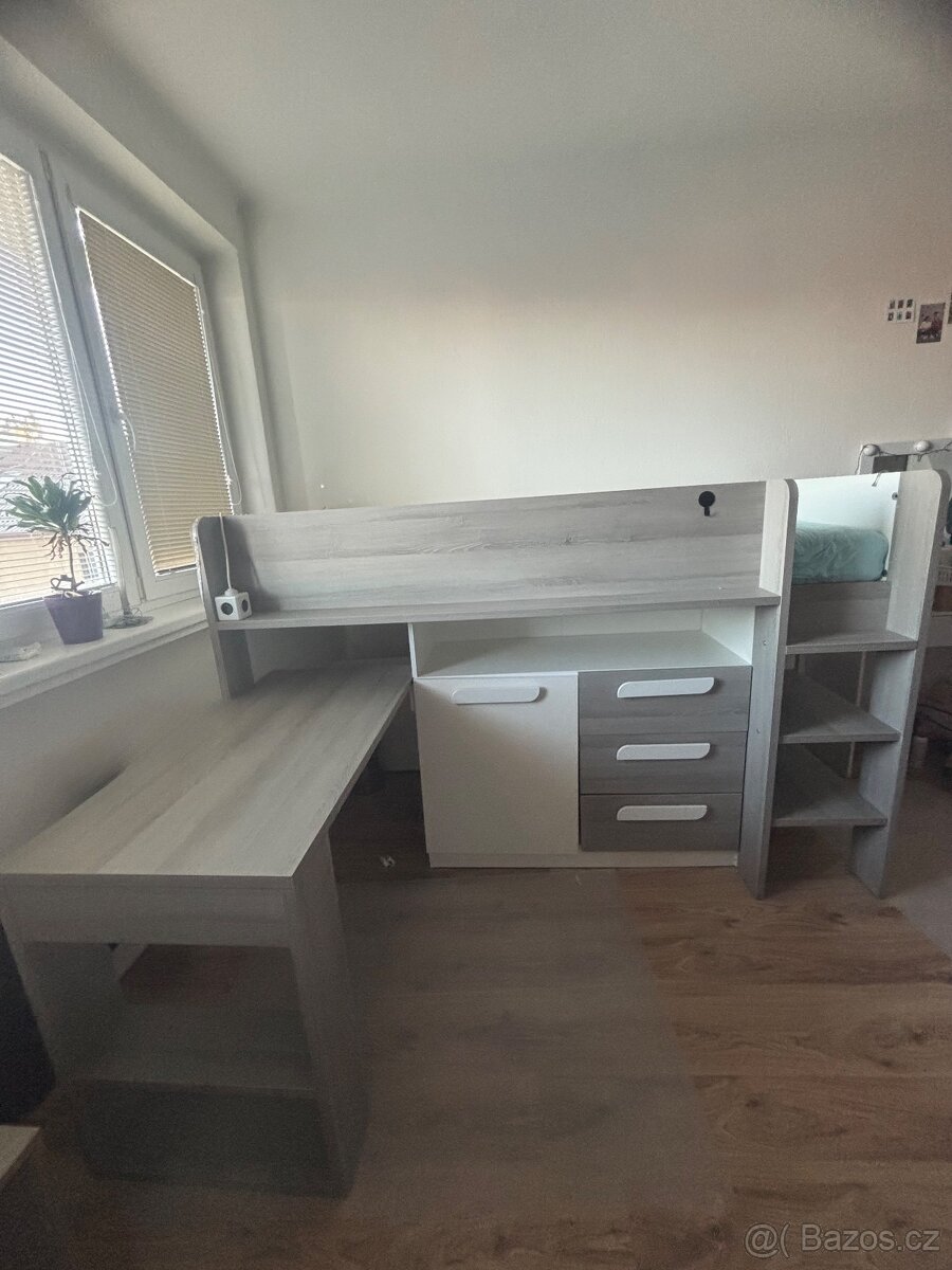 Vyvýšená postel se stolem - 3