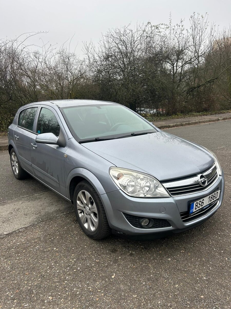 Opel Astra H 1.6 2008 - 3