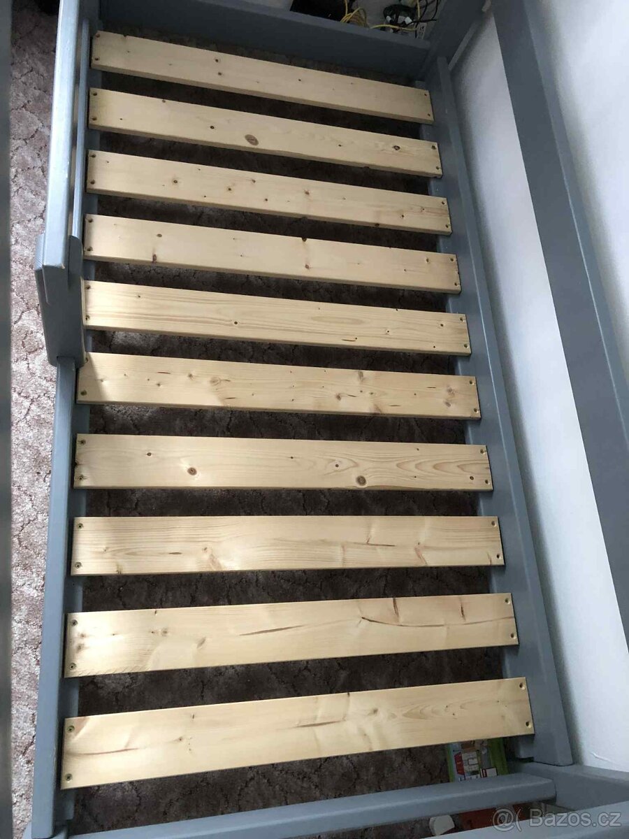 Dětská postel s bočnicí a matrací - 3