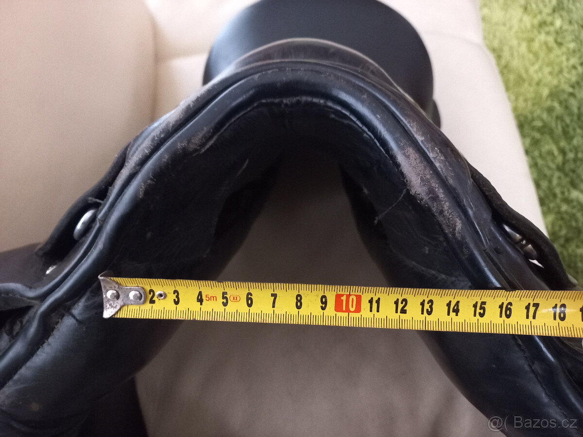 Starší drezurní sedlo neznámé značky - 3