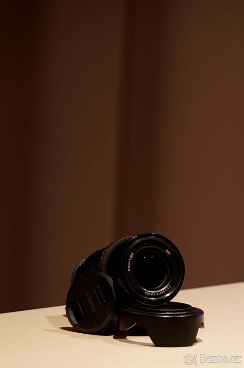 SONY 3.5-5.6/18-135 (SEL18135) + 3x filtr + hliníková clona - 3