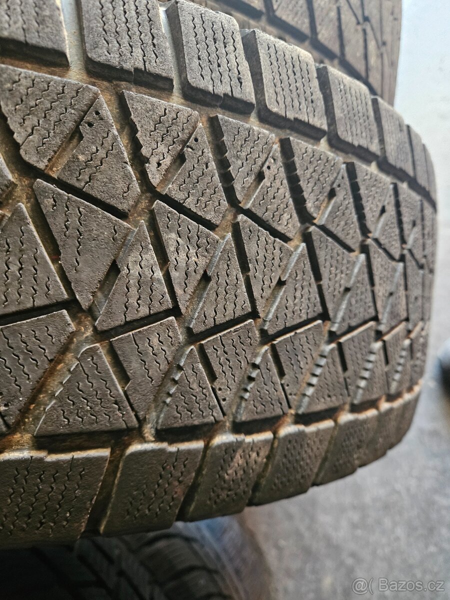 235/70R16 106S Bridgestone Blizzak - 3