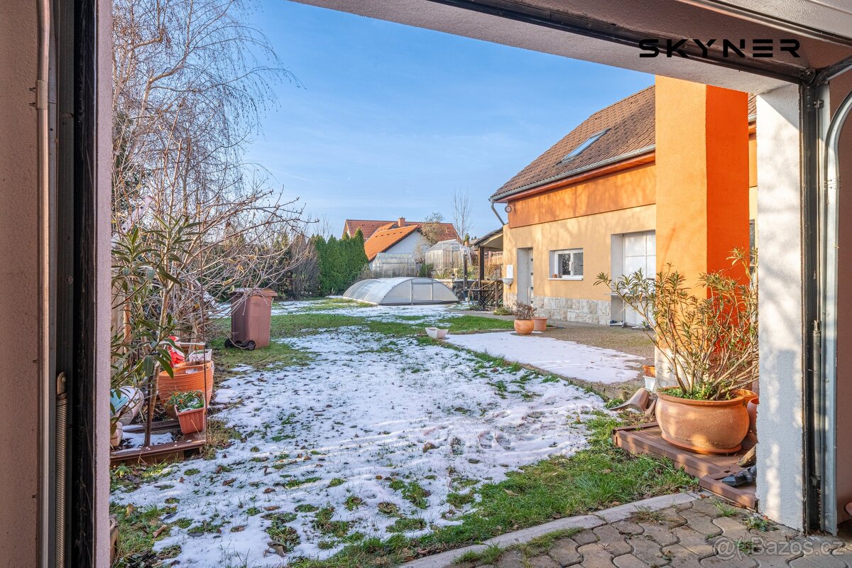 Prodej prostorného rodinného domu – ideální i pro vícegenera - 3