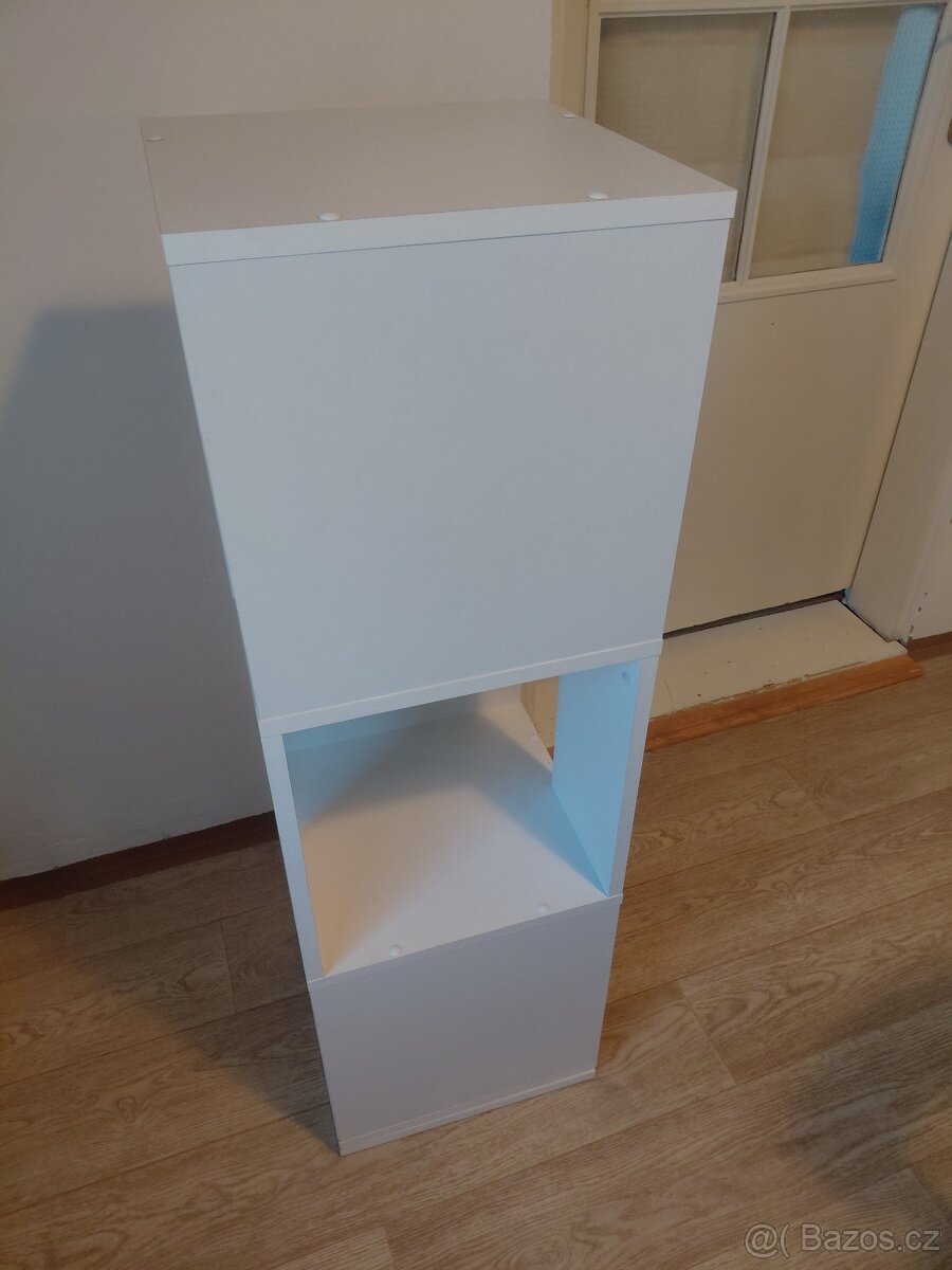 Otočný regál/knihovna - 3