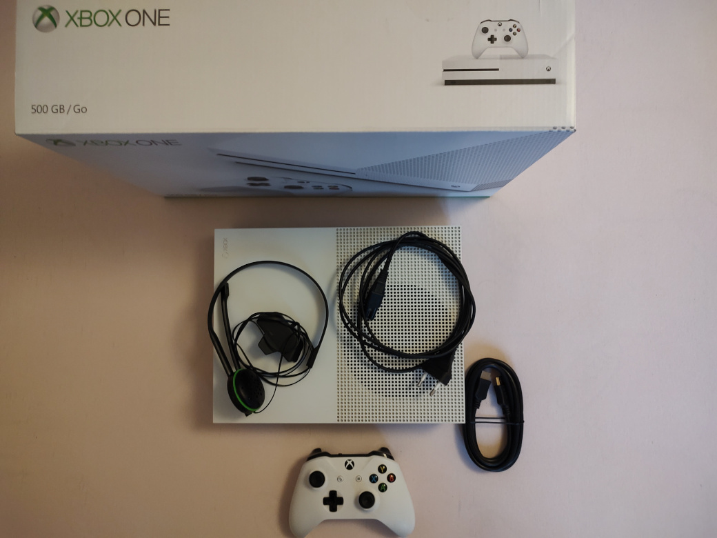 Xbox One S 500GB, bezdrátový ovladač, původní krabice - 3