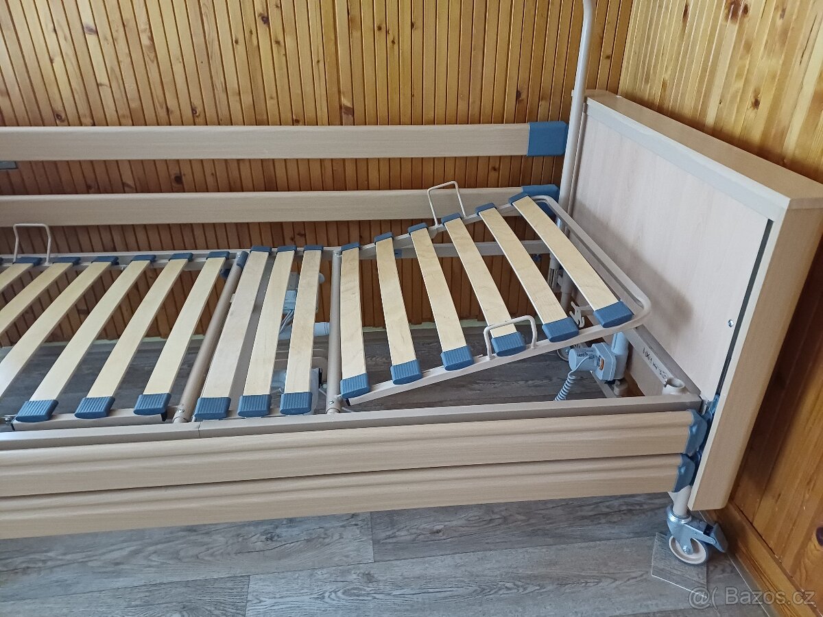 Elektrická polohovaci postel pro seniory - 3