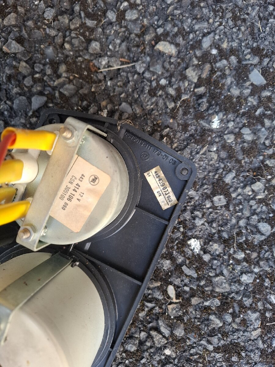 Prodám budíky na Škoda 120 - 3