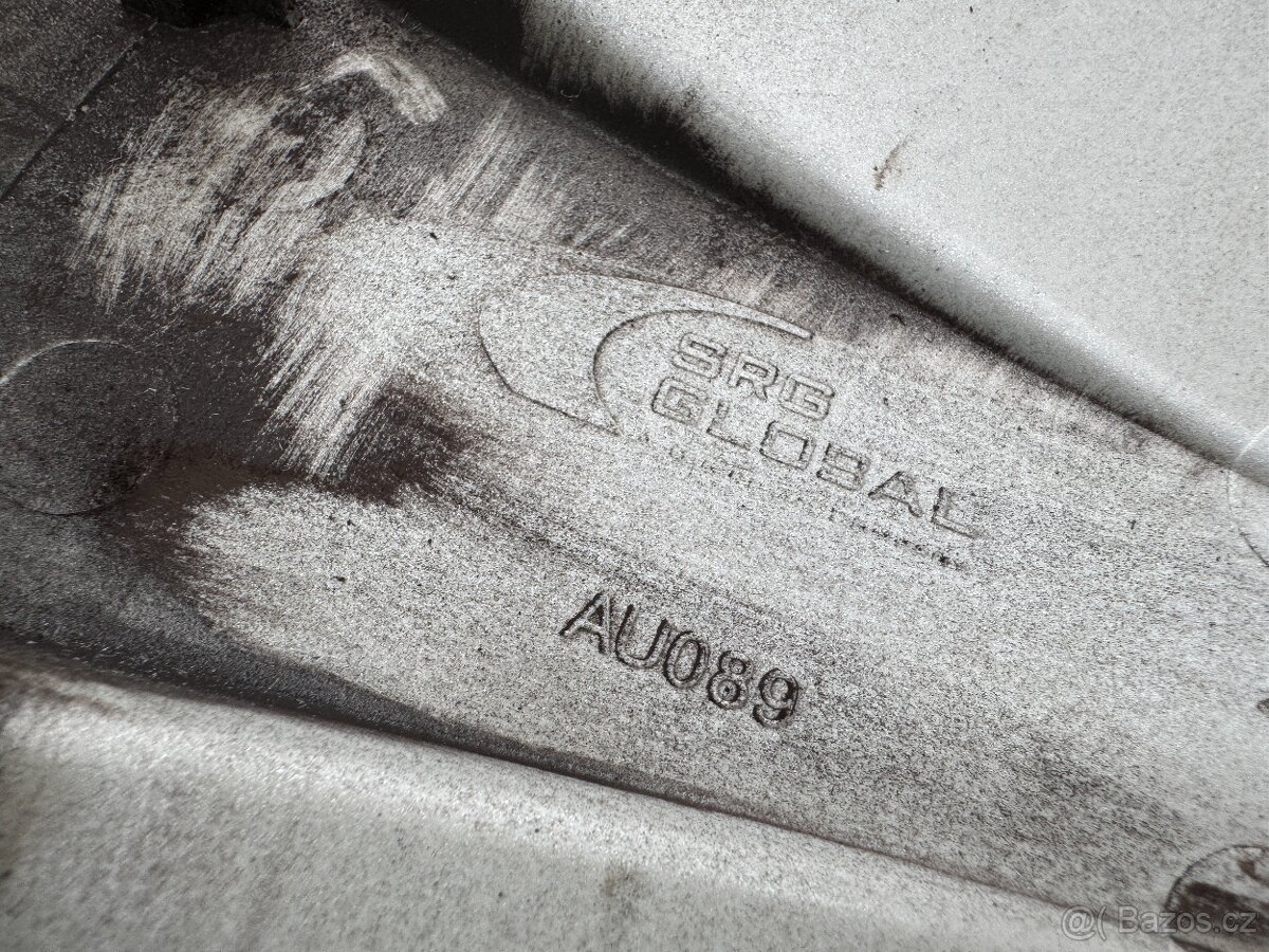 Poklice Audi R16 8V0.601.147C - 3