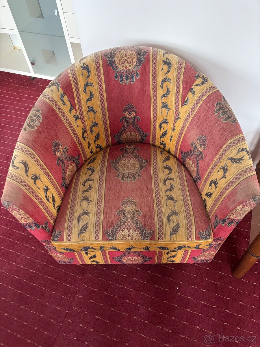 Křesla a konferenční stole - 3