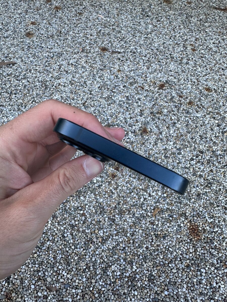 IPhone 13 - baterie 100% - 3