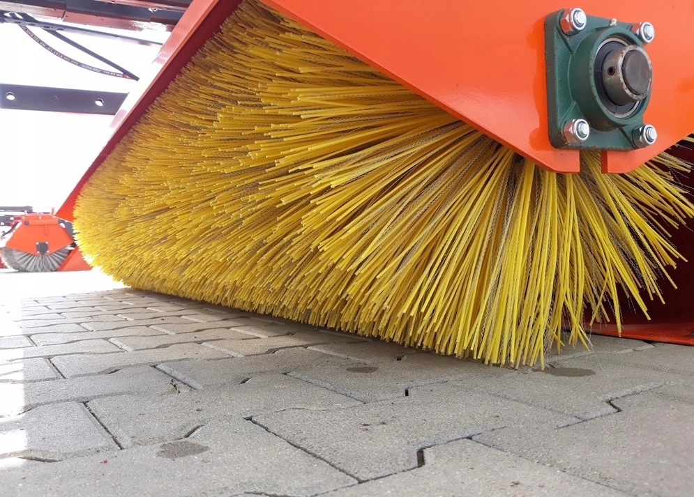 Zametací stroj na silnici - 3