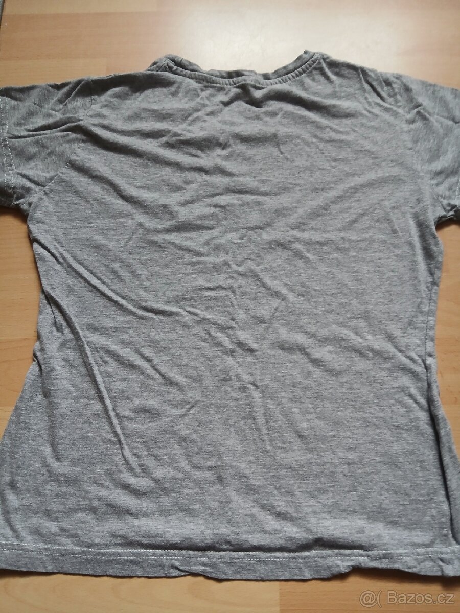 Šedé triko - 3