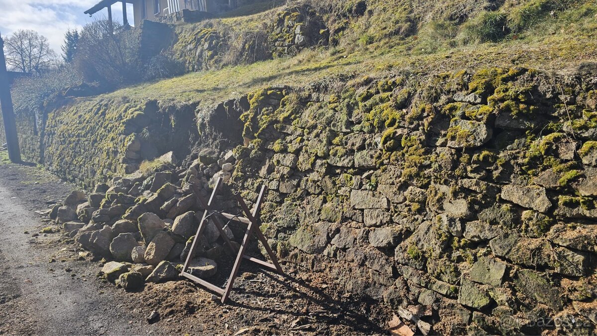 Pískovcový kámen žehrovák - 3