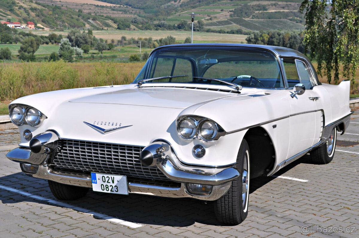 Cadillac Brougham 1957 - 3