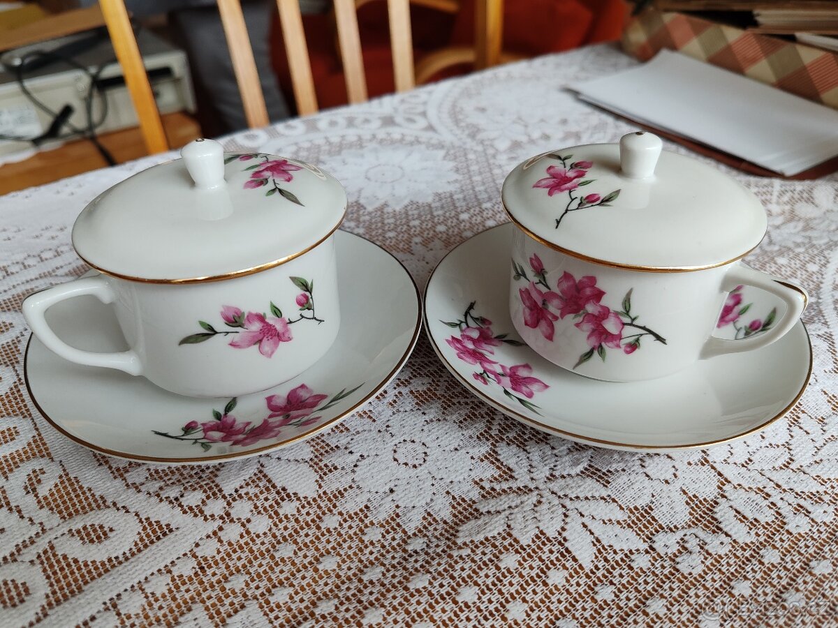 Šálky s pokličkou - 3