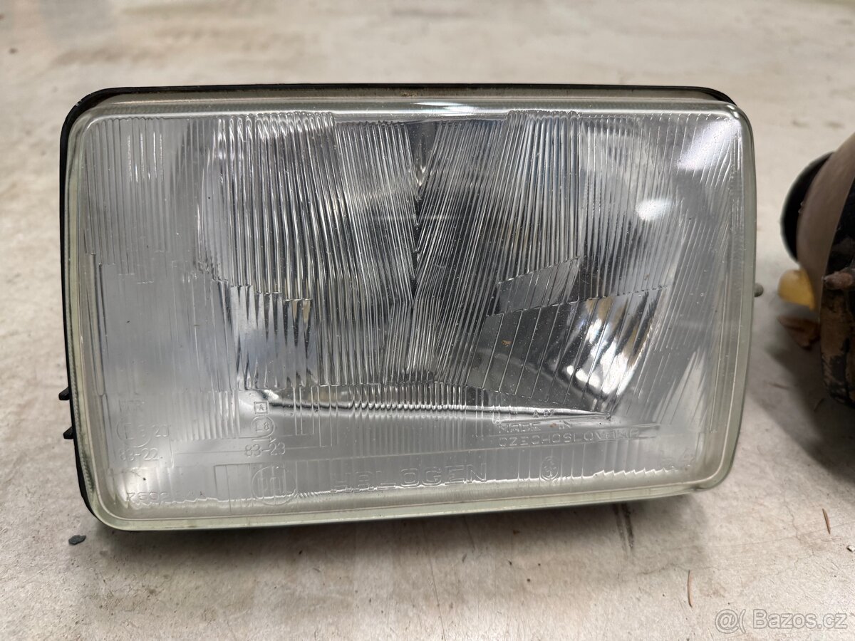 Škoda 120L přední světla - 3