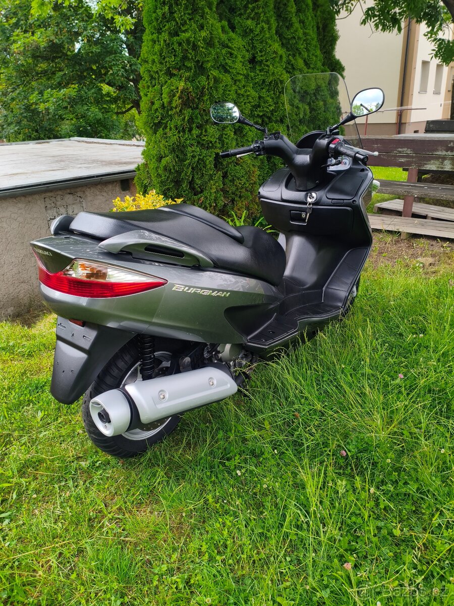 Suzuki Burgman 200i - 3