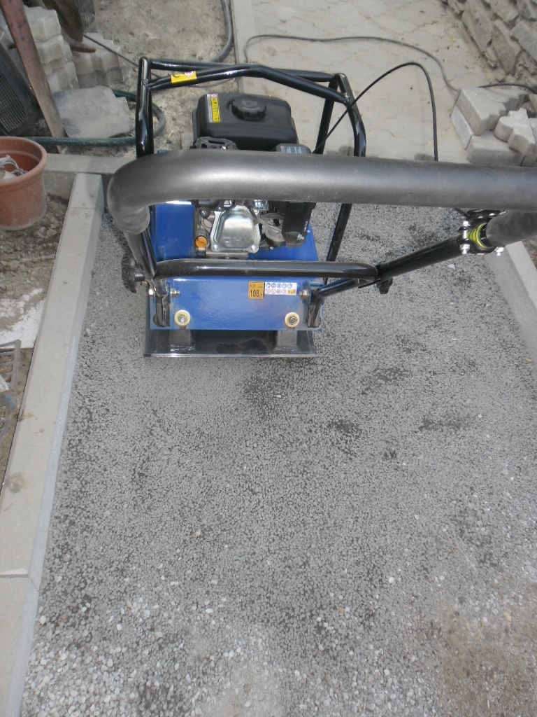 Vibrační deska-půjč si mě - 3