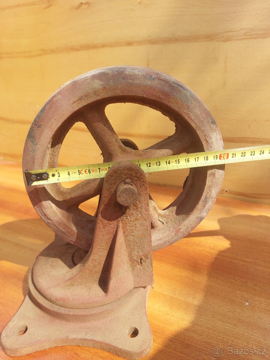 Pogumovaná litinová otočná kolečka - 3