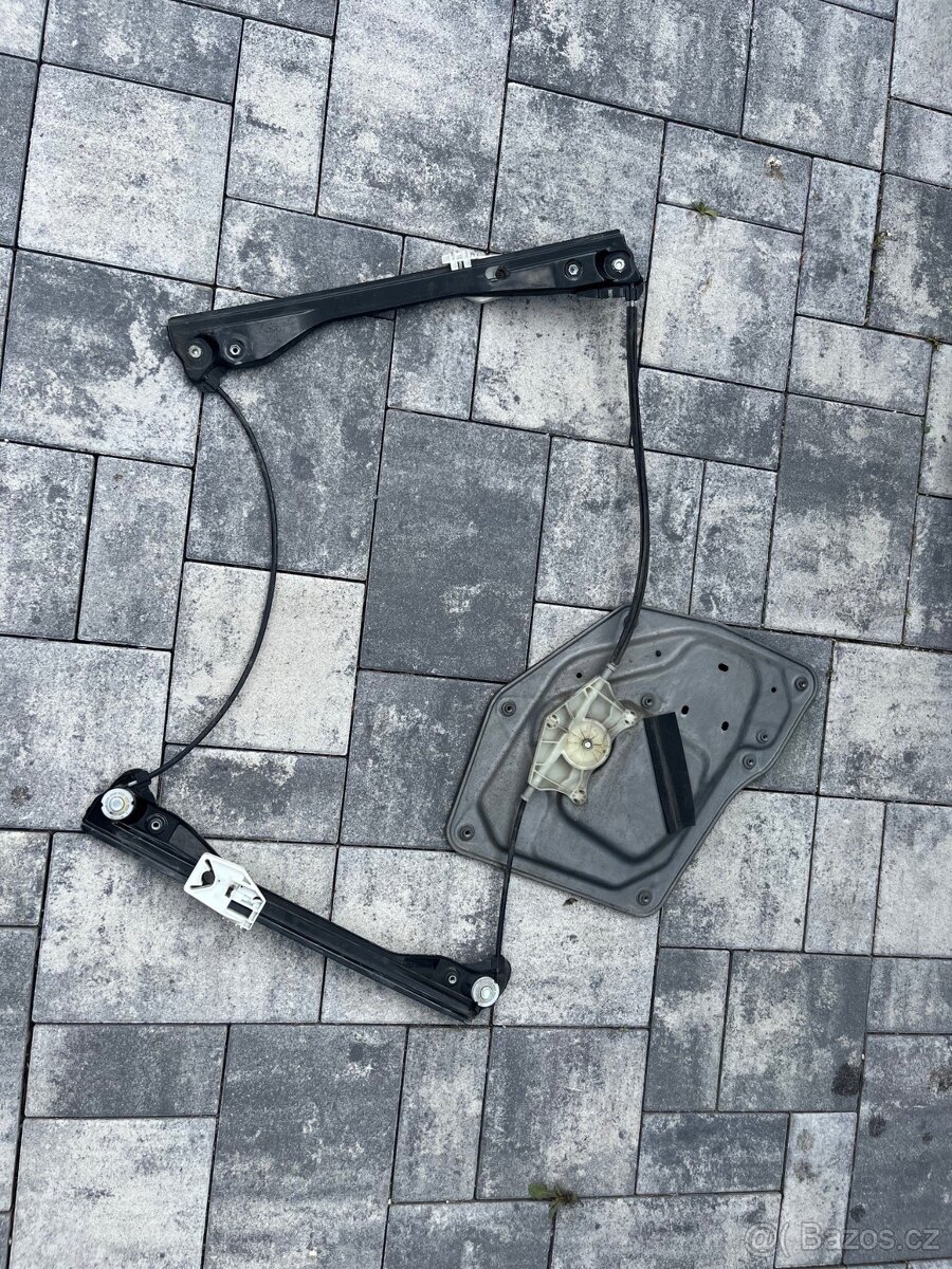 Škoda Superb II Facelift 2015 okna dveří levá strana - 3